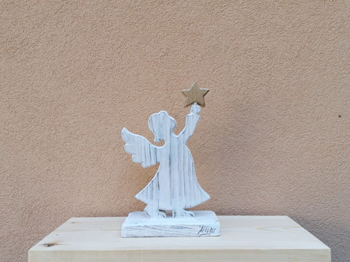 Picture of Ξυλόγλυπτο διακοσμητικό "Αγγελάκι με αστέρι"  25x15cm